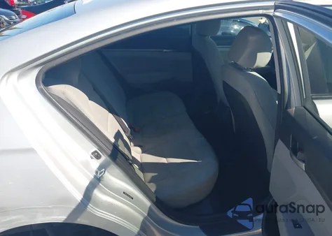 2017 Hyundai Elantra Se z USA, uszkodzony, nr VIN 5NPD84LF3HH140558